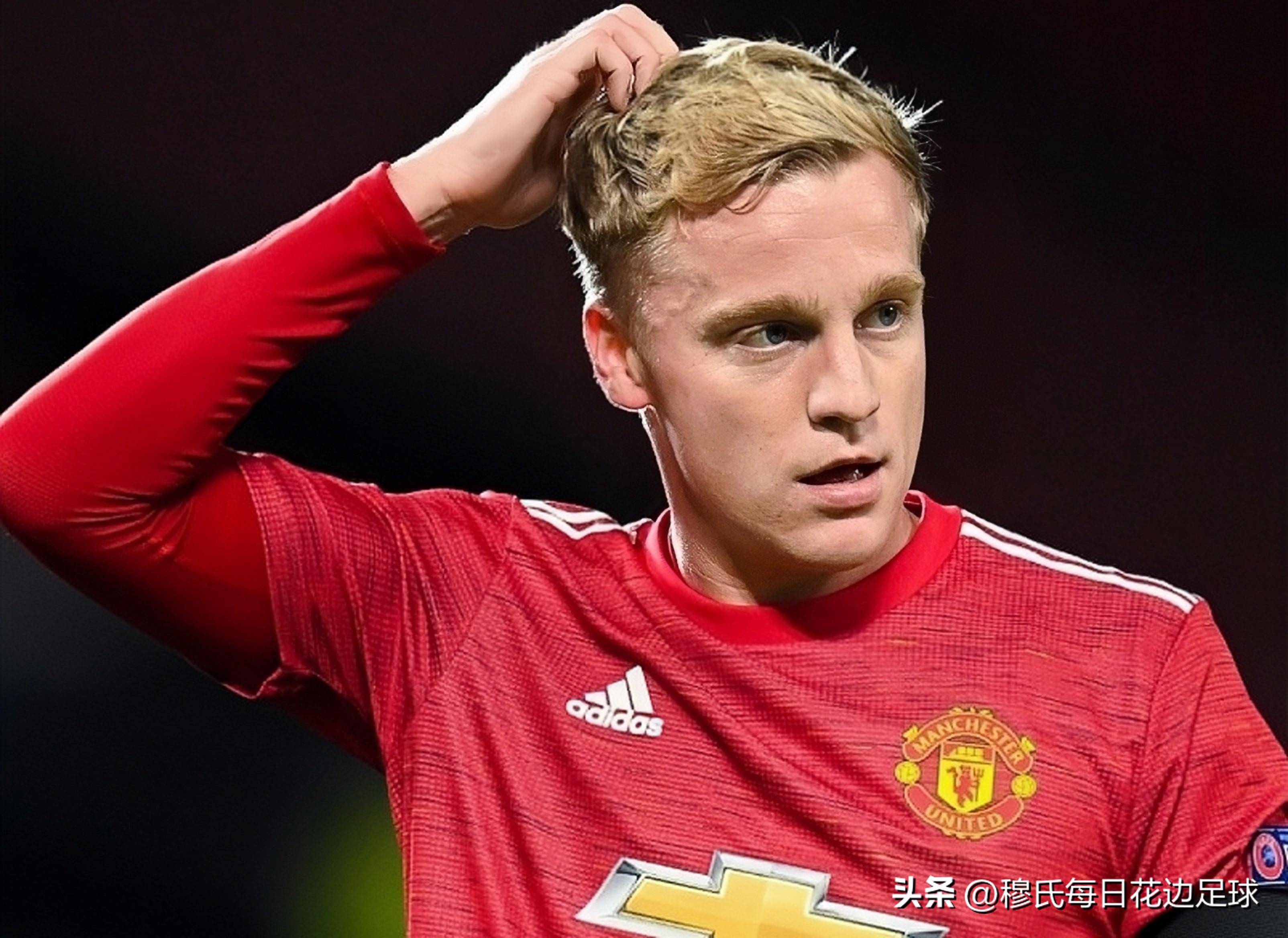 窗口期曼联调整名单以备荷甲，回应争议环节打磨，悬念犹存，训练强度明显提升