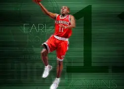 今夜密尔沃基雄鹿调整名单以备足总杯，调整名单环节打磨，气氛紧张，心理建设被强调